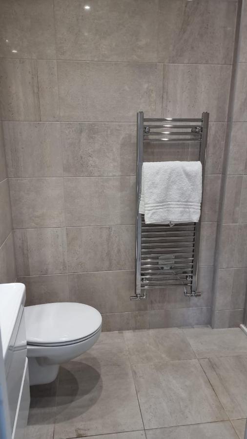 Jasmin Apartments - Luxury 1 & 2 Bedroom Units With Free Parking Bushey Extérieur photo