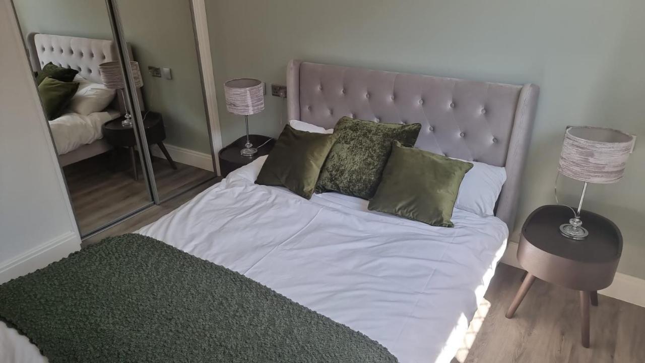 Jasmin Apartments - Luxury 1 & 2 Bedroom Units With Free Parking Bushey Extérieur photo