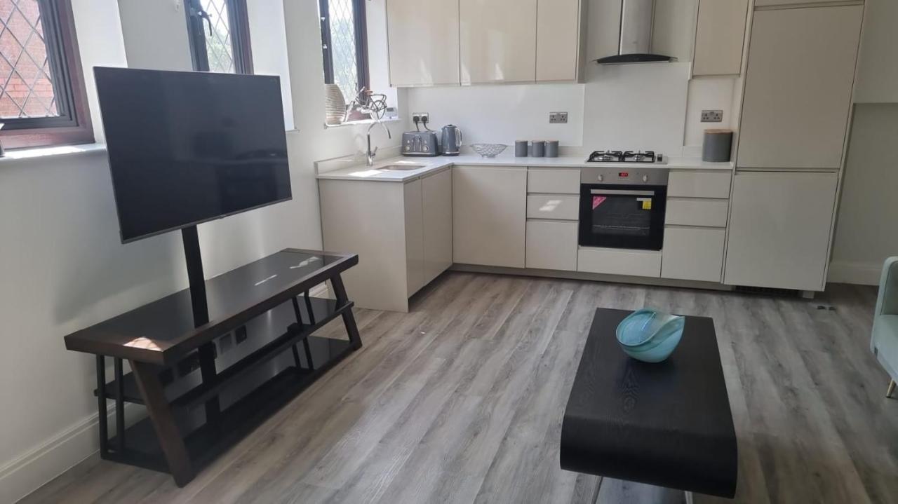 Jasmin Apartments - Luxury 1 & 2 Bedroom Units With Free Parking Bushey Extérieur photo