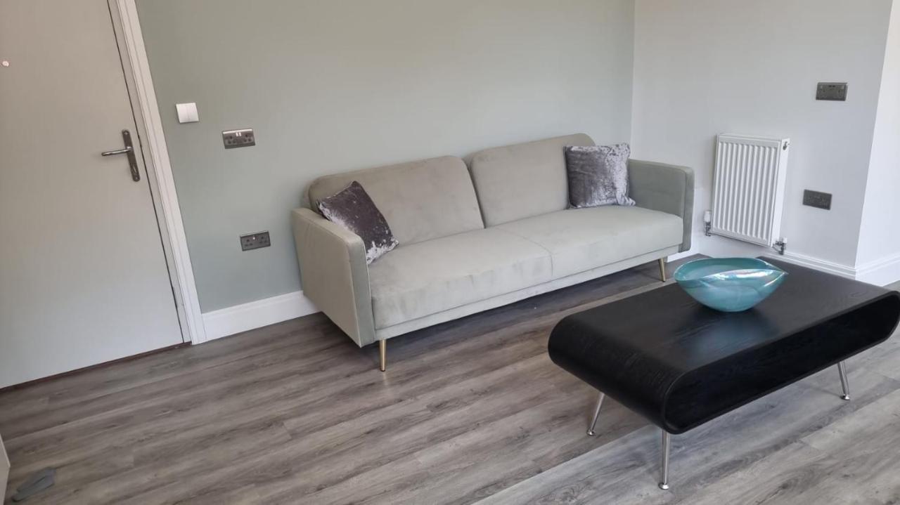 Jasmin Apartments - Luxury 1 & 2 Bedroom Units With Free Parking Bushey Extérieur photo