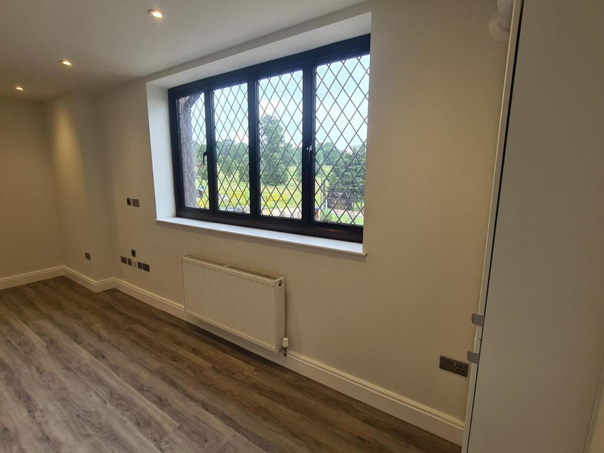 Jasmin Apartments - Luxury 1 & 2 Bedroom Units With Free Parking Bushey Extérieur photo
